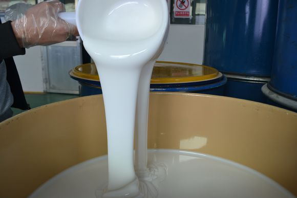 食品級(jí)模具硅膠是白色的嗎 ？