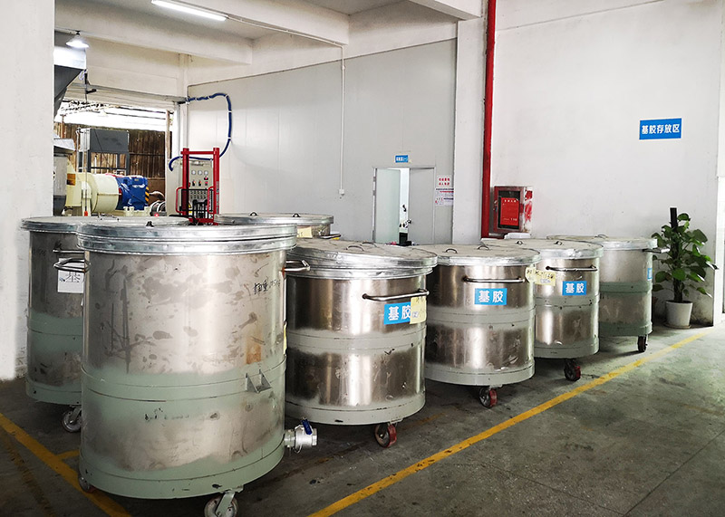 如何選擇靠譜的液體硅膠廠家？這些要點需牢記